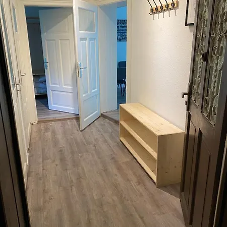 Newly Refurbished Leutzsch Apartment. *